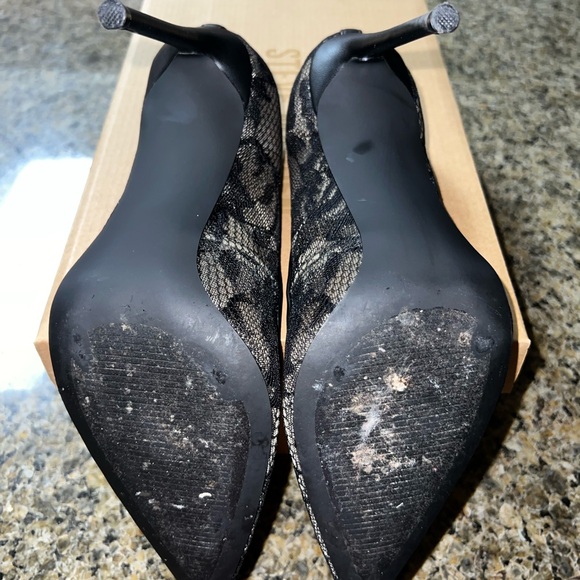 Steve Madden Black Lace Women's Heels PREOWNED in Great Condition - Picture 6 of 7